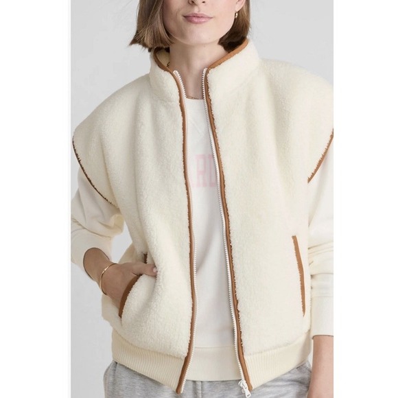 Vineyard Vines Jackets & Blazers - Vineyard Vines Full Zip Cream Plush Vest Brown Trim Wool Ribbed Pockets Sz Small